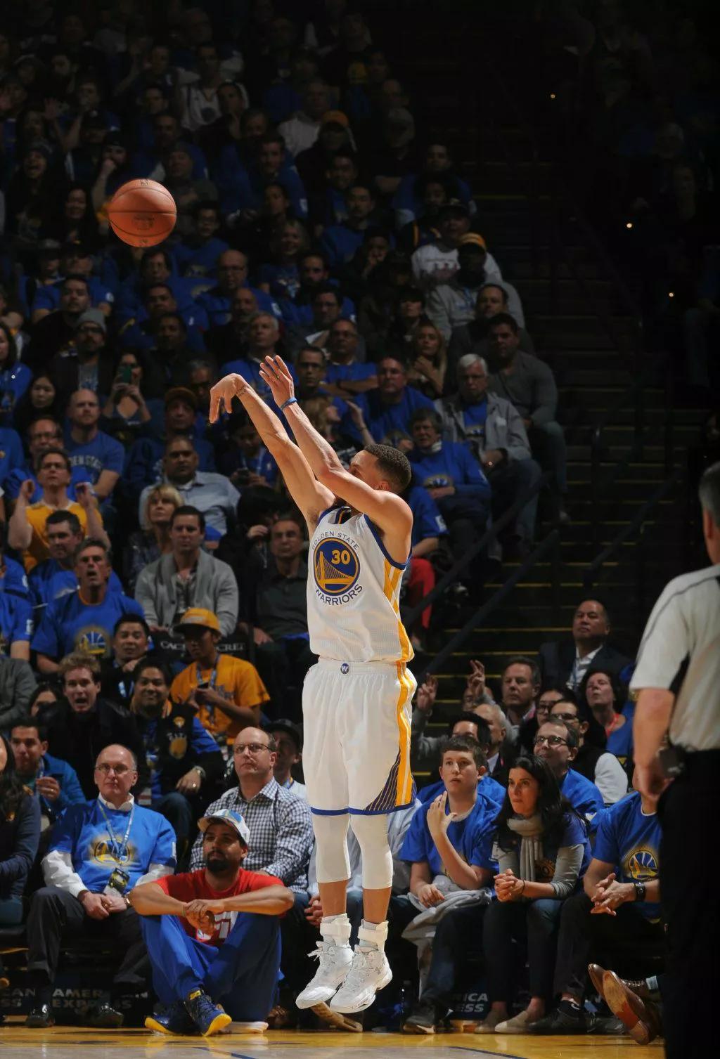 新王登基，三分王者史蒂芬.库里