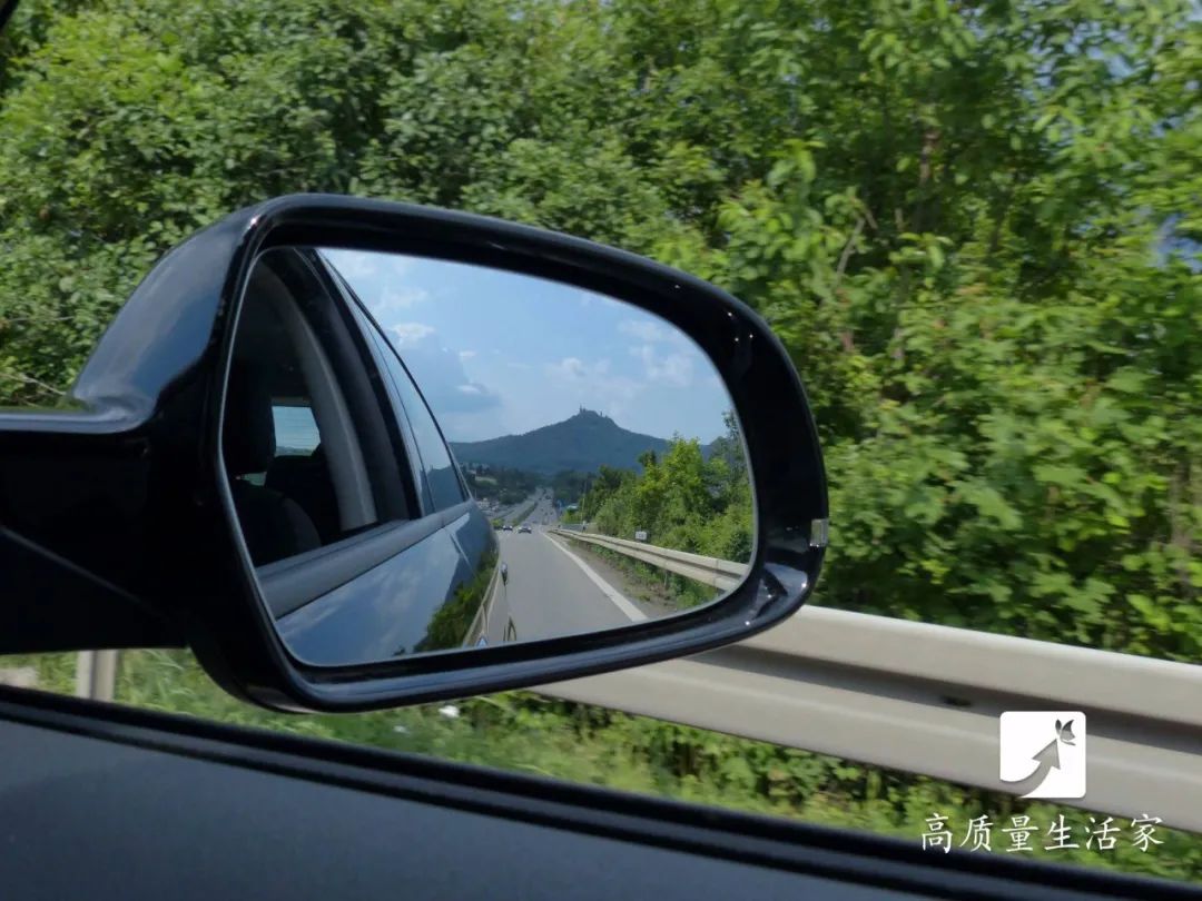 为什么牛仔裤上有一个小口袋呢,穿了这么多年的牛仔裤