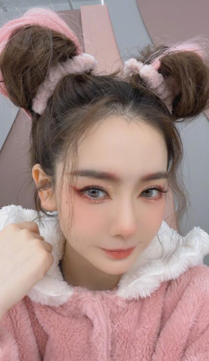 女子割双眼皮失败像瞪眼,女明星割双眼皮对比照