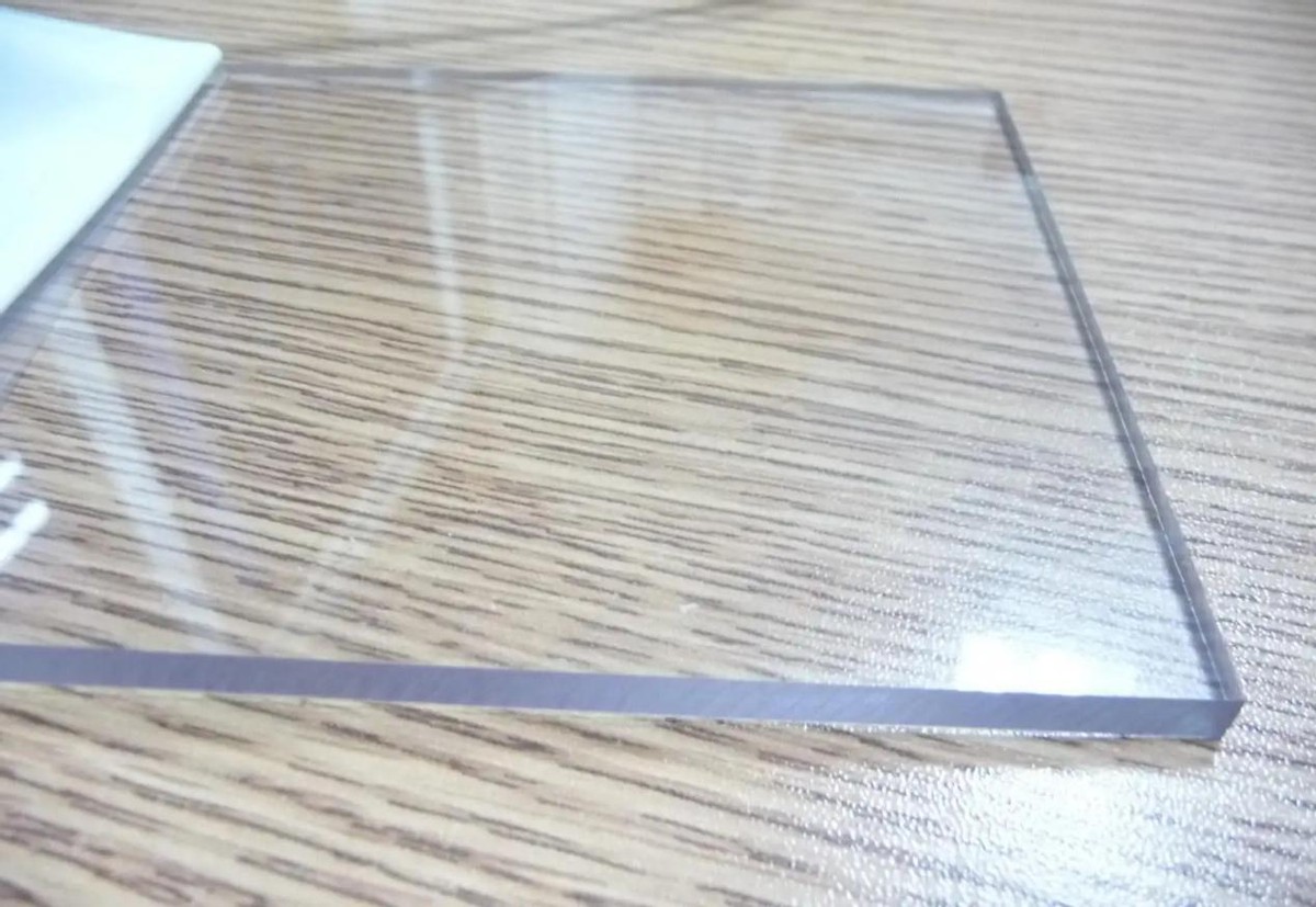 做阳光房玻璃好还是PC耐力板好,阳光房屋顶是玻璃好还是耐力板好