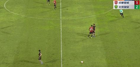 疯狂的足球红牌黄牌满天飞,中超两轮红牌满天飞怎么看