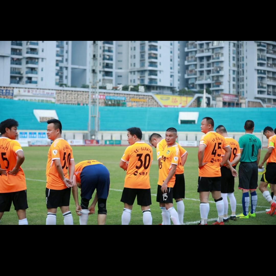 今天下午元老杯对清远比赛不小心进了三球。。。在他们面前...