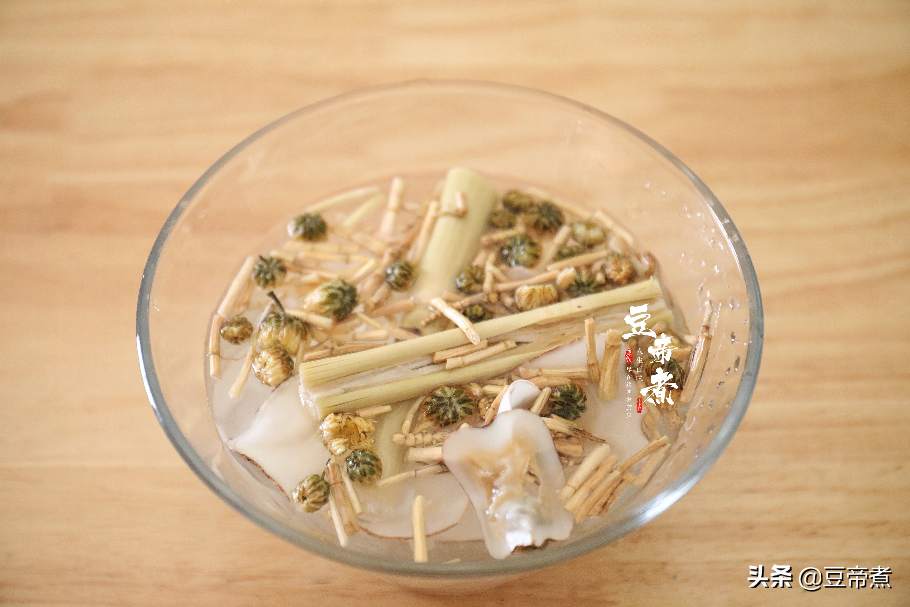 上火煮这种汤比喝任何凉茶都管用,放养生壶保温的水喝了会不会上火