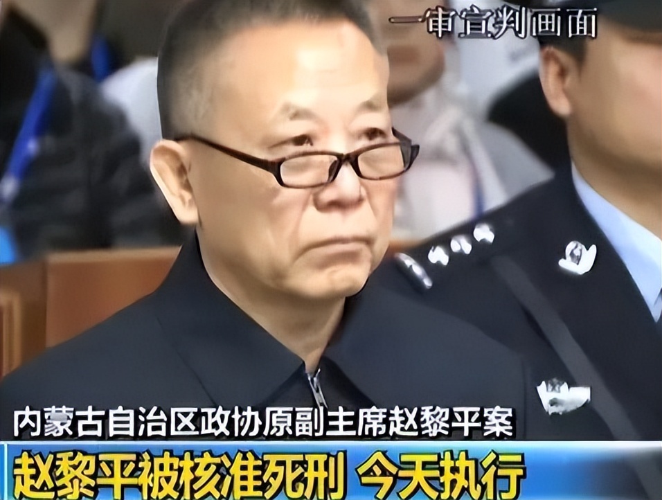 内蒙公安“巨虎”，*养包**13岁女孩，每天会所喝大翻牌伺候