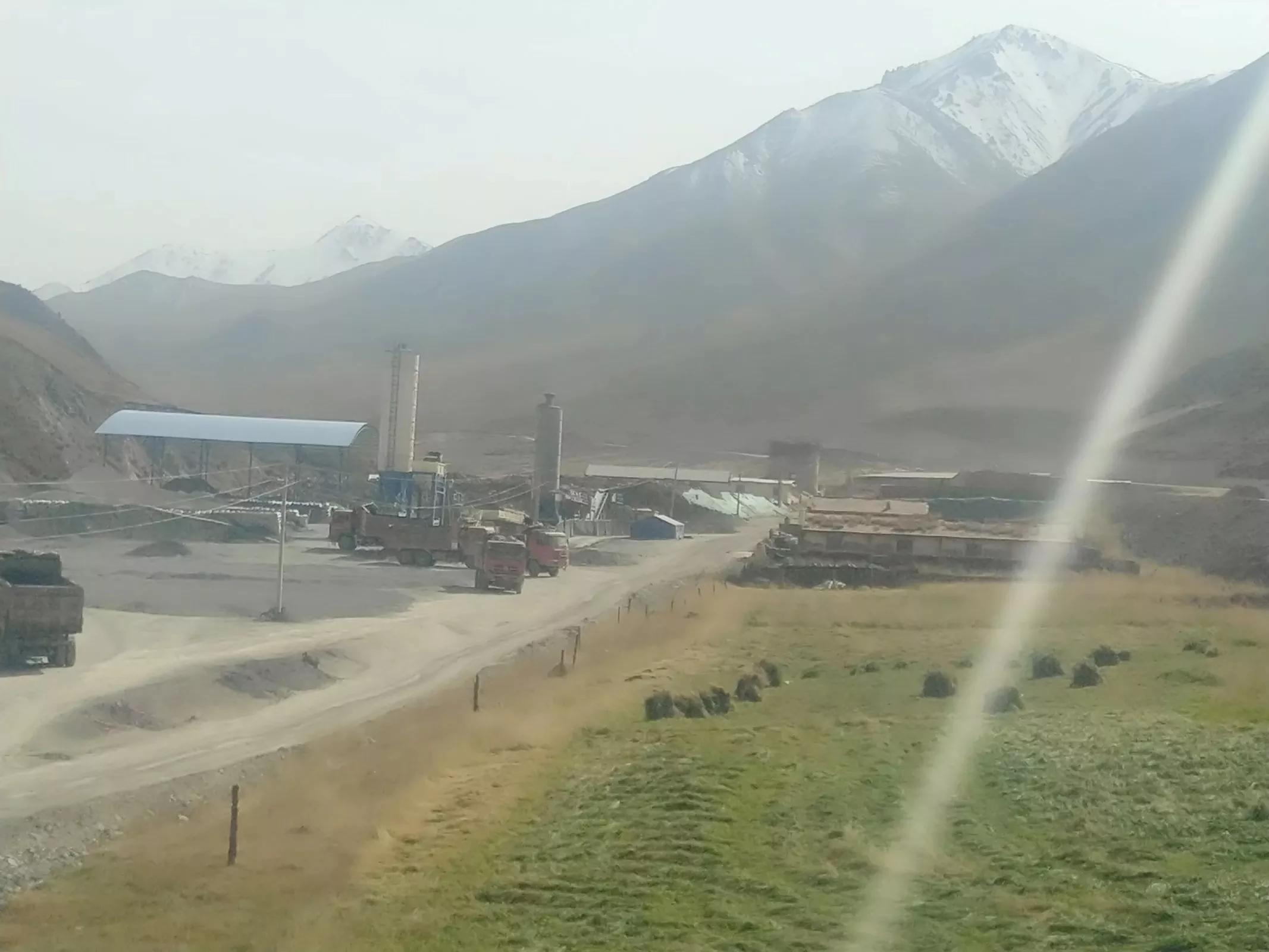 从甘肃翻越祁连山到青海,从肃北到青海沿途风景