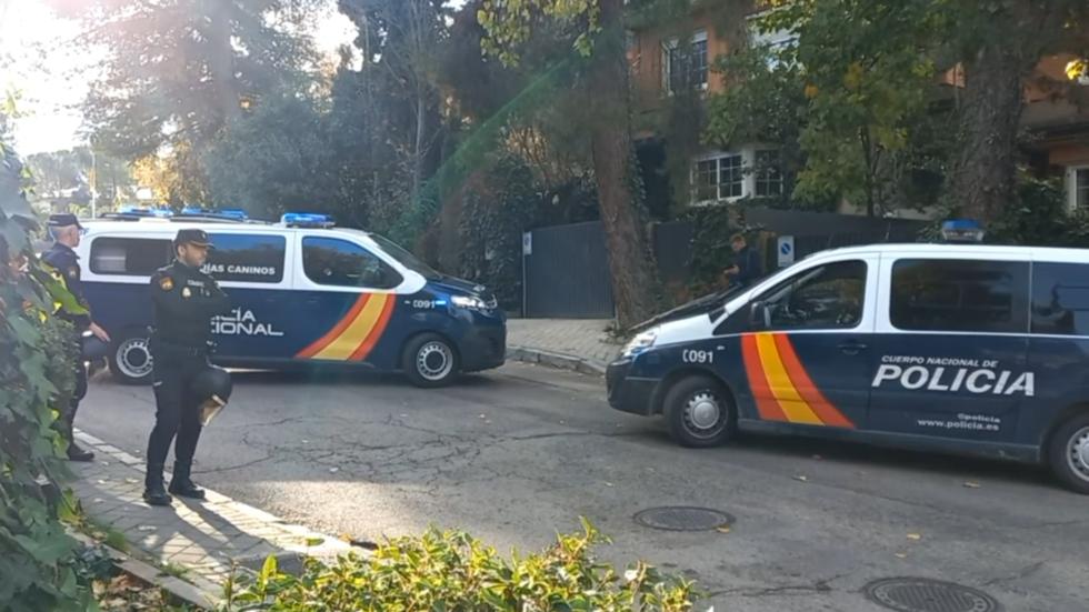 泽连斯基出访西方多国,泽连斯基向美国总统喊话援助