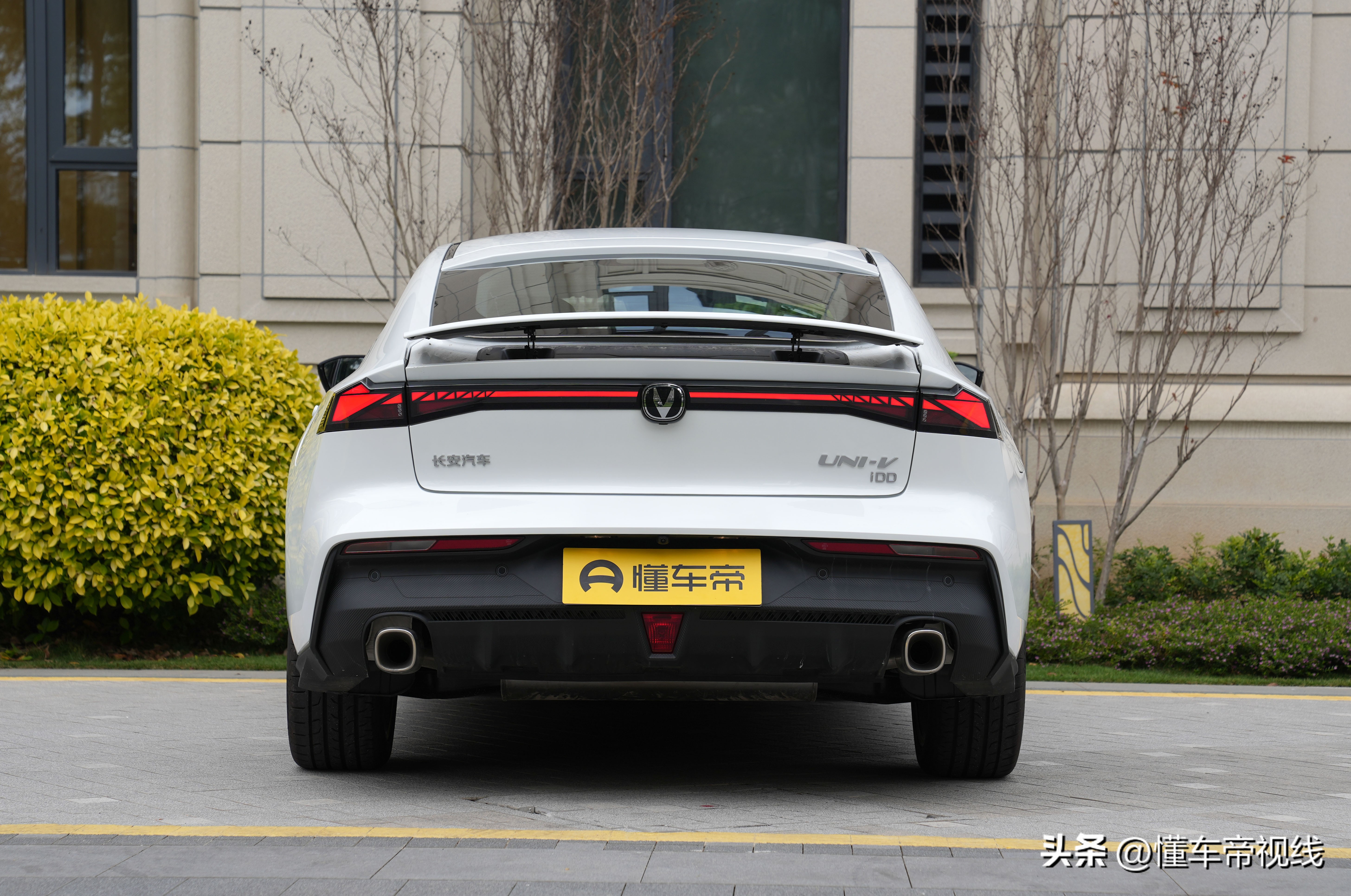 15.79万起长安uni-k正式开启预售,长安uni-v1.5t运动版活力橙落地价