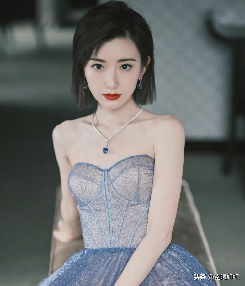 适合脸大方圆脸女生发型,脸大且方圆的女生适合什么发型