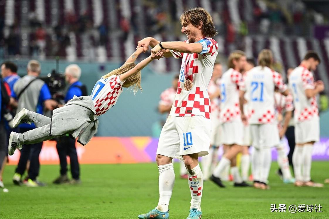 c罗邀请佩佩加入利雅得胜利,c罗被皇马邀请