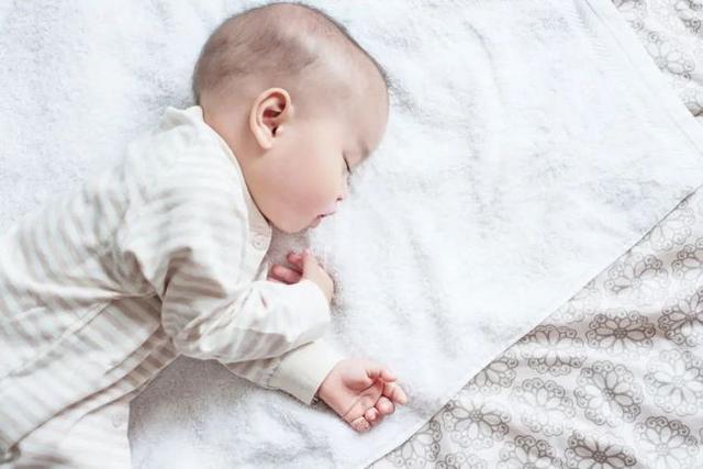 0-6个月宝宝经常遇到的问题,0—6个月的婴儿最难带