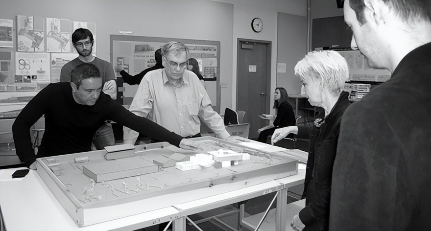 俄勒冈大学—一所具有百年历史，有世界级教育和研究水平著名学府