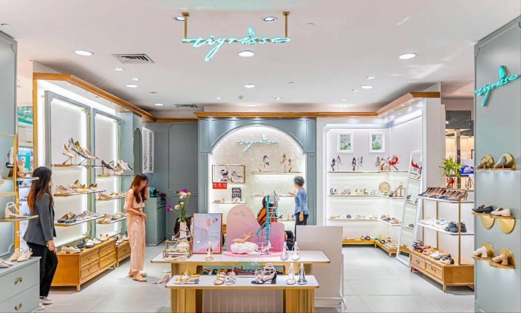 适合50岁女人鞋子品牌,50岁中年女人必买的鞋子就选这4双