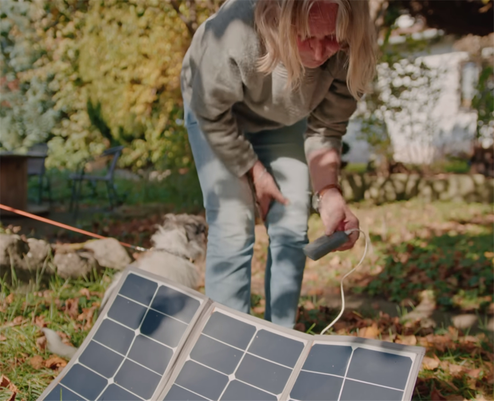 发现一位74岁奶奶的蜗居：16㎡小家没电没暖气，她却一住就是30年