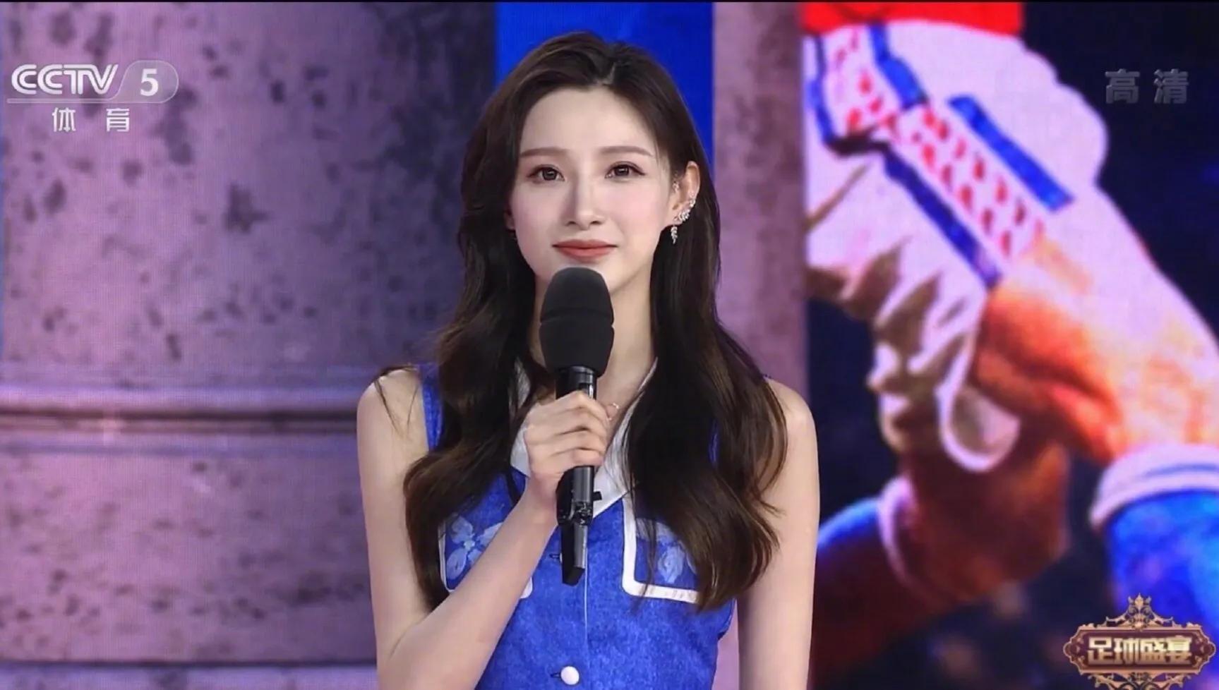 马凡舒天下足球完整视频,马凡舒第一次主持天下足球