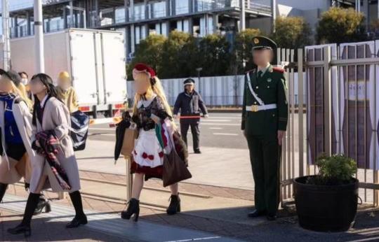 解放军在日本的狂热粉丝，不惜被骂“日奸”也要花钱扮演，为何？