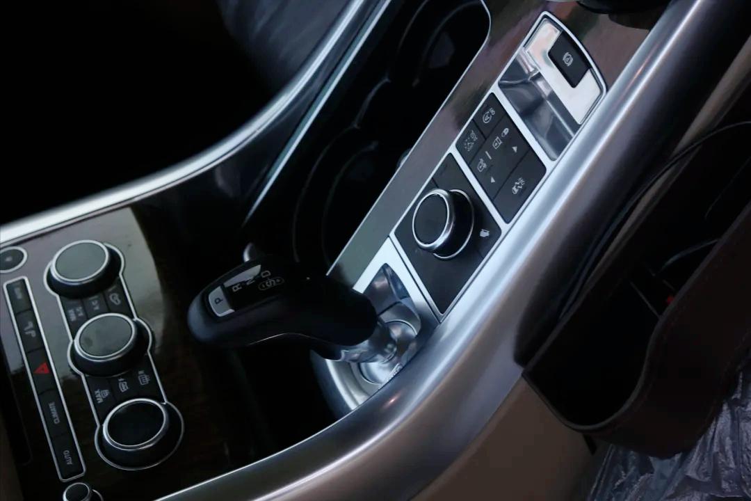 老款路虎揽胜修复,彻底翻新一辆路虎揽胜全过程