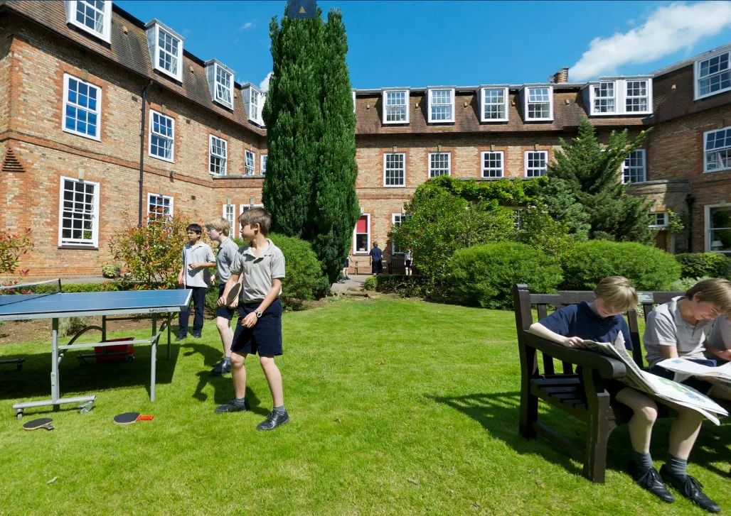 留学英国寄宿学校入学要求介绍,英国寄宿中学留学怎么样