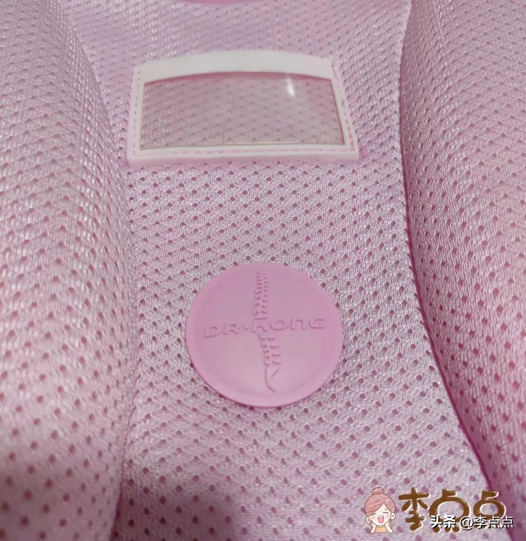 给小孩买奥特曼书包,给孩子们买奥特曼