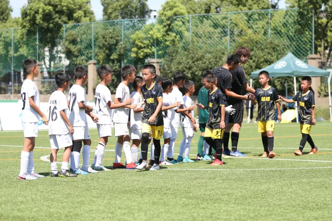 足球运动员c罗孩子,足球职业球员c罗