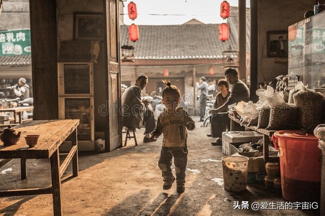 夹缝中求生存真的不容易,夹缝里求生存挣钱吗