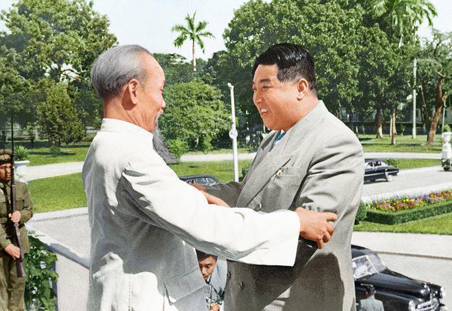 30张真实又罕见的老照片，阴毛假发工作者，我怀疑他用错地方了