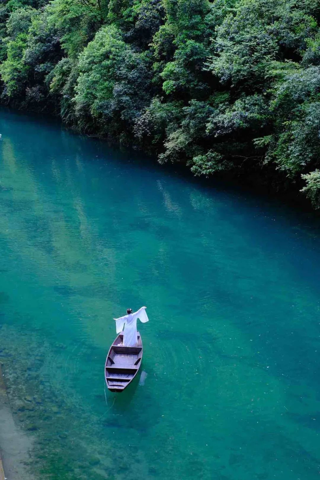 夏天凉快风景好又有水的旅游景点,夏天旅游景点哪里最好玩