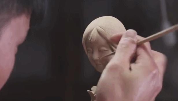 “最美中国白”拍出1633万天价，背后的神秘男人火了