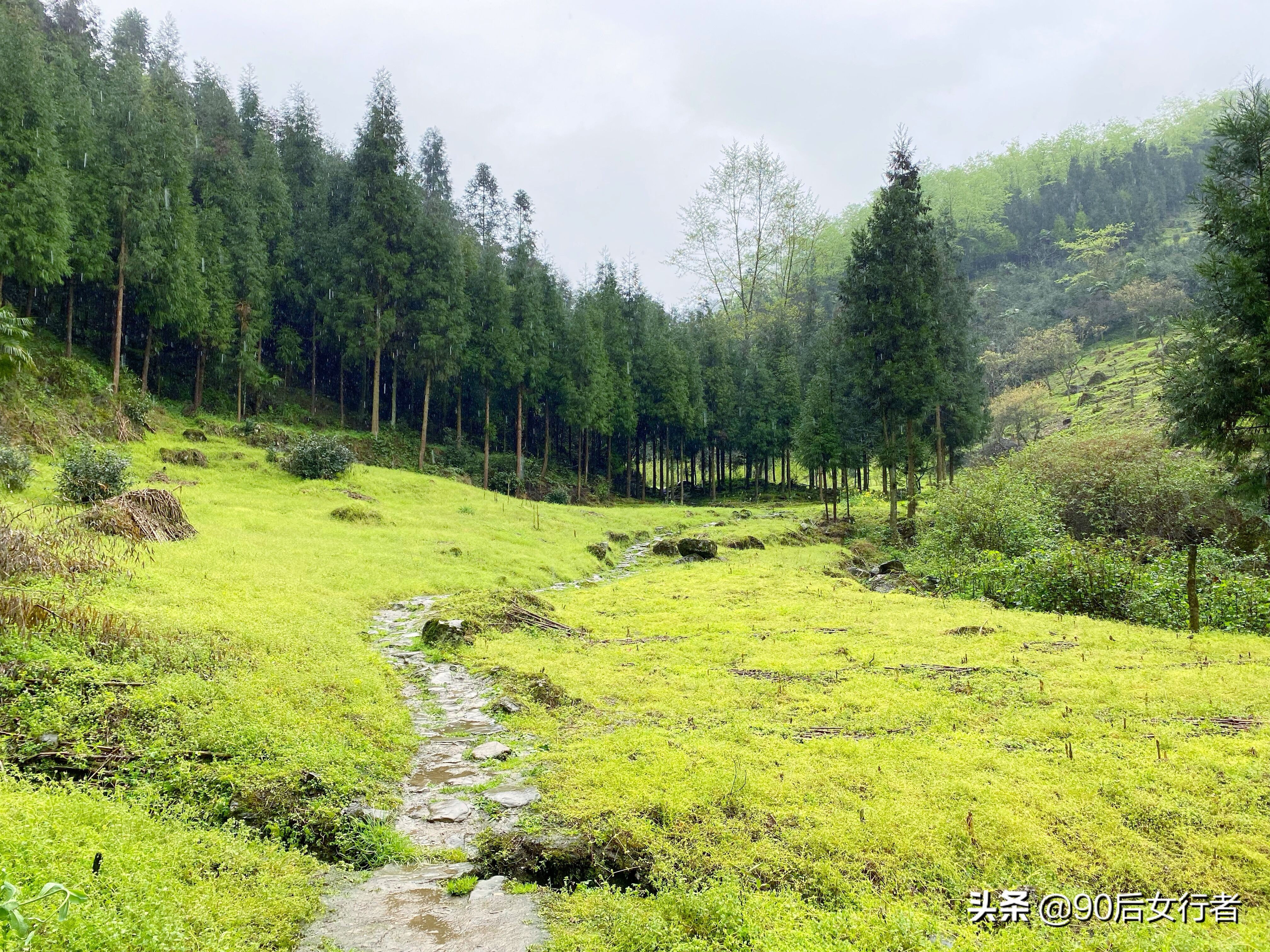雨天徒步十里长山凹,走进大自然翻山越岭户外徒步