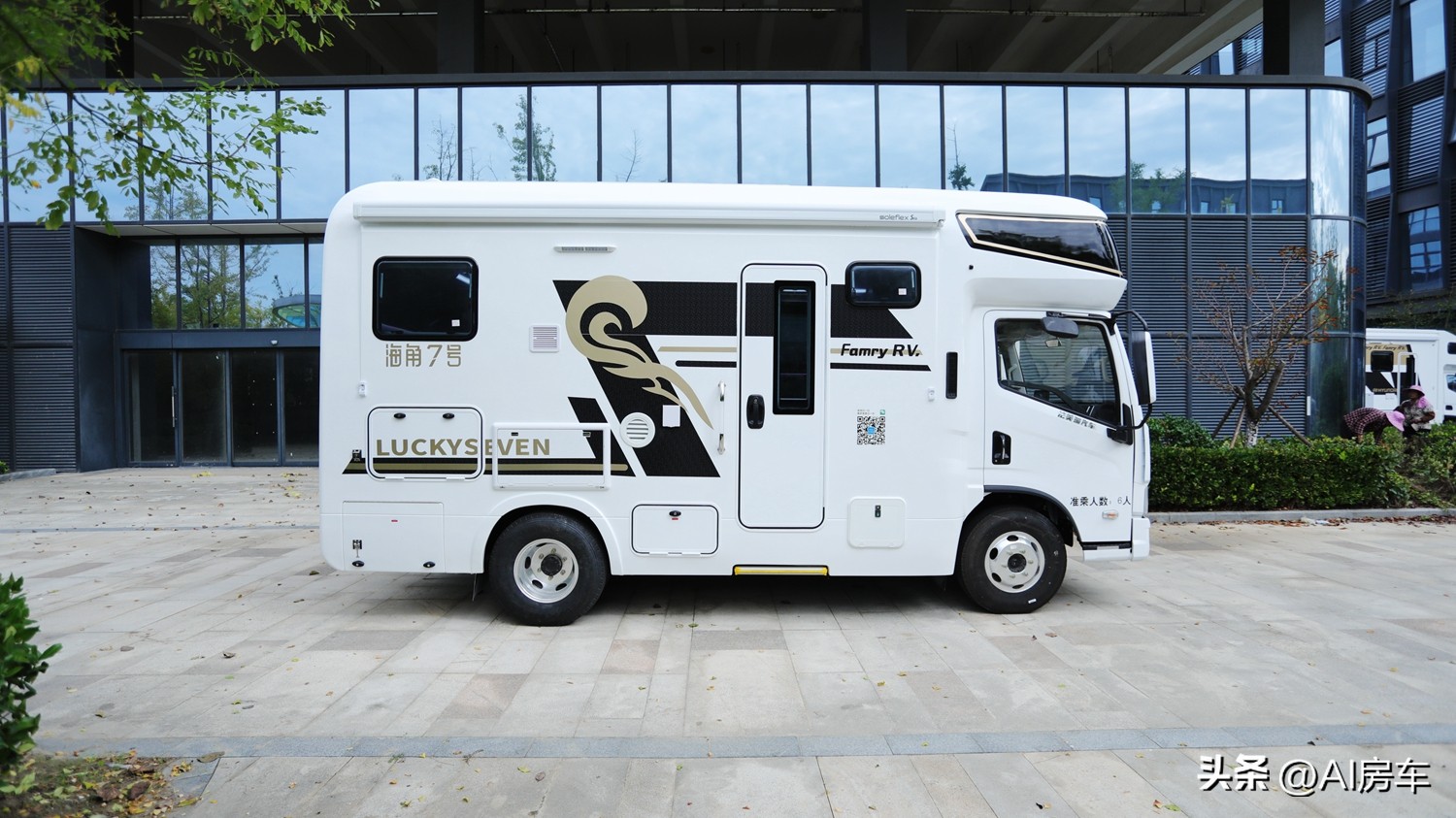 大型房车国产睡十人,目前国内最好的轻卡房车