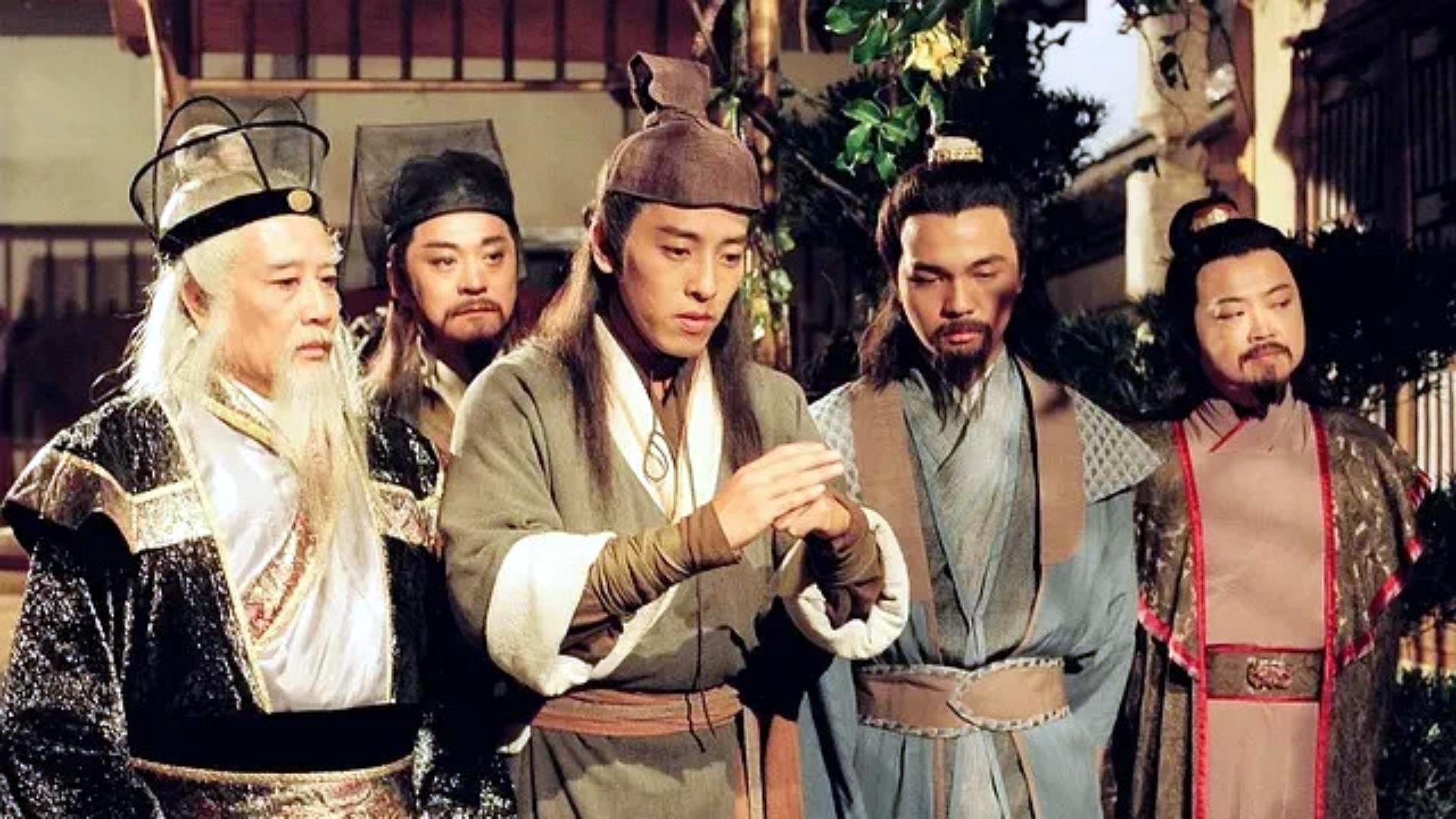 恒山派定闲师太夸奖令狐冲,岳不群为什么杀恒山派定闲师太