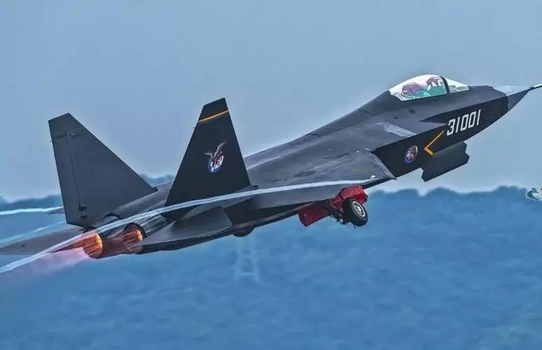 沙特歼10c战斗机,沙特歼10c和阵风