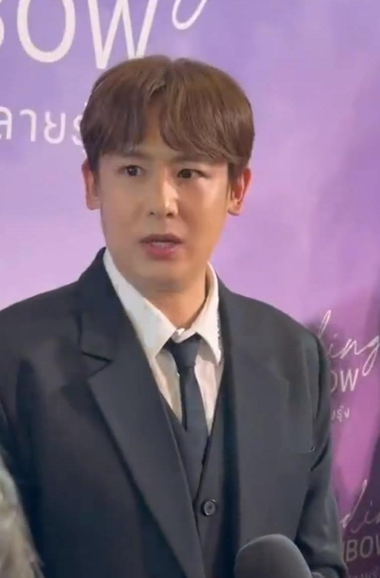 李敏镐和李钟硕同框,韩国明星李钟硕变帅