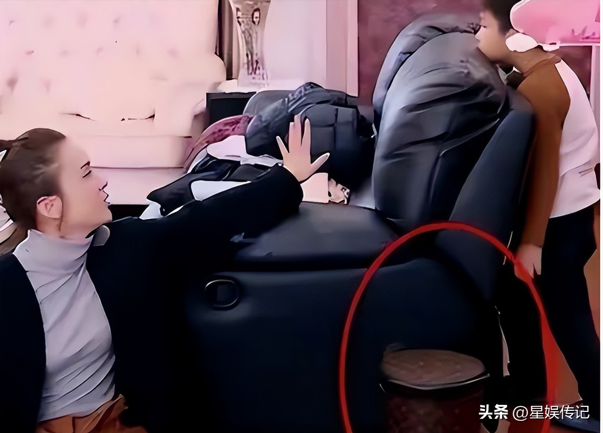 藏了这么多年的零花钱被发现,藏了十几年的零花钱