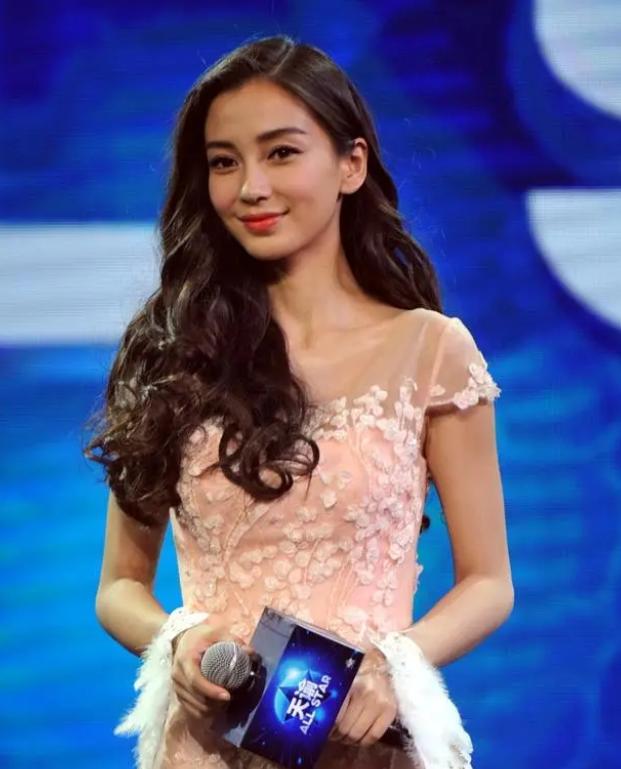 黄晓明叶珂首曝同框照,黄晓明送了多少颗钻戒给杨颖