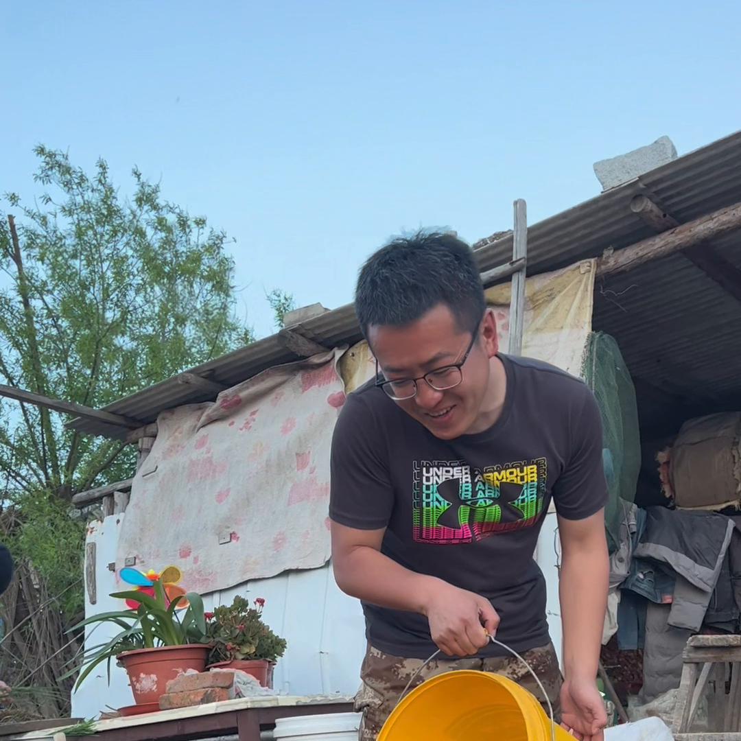 东北臭大酱的正确吃法,东北臭大酱和东北大酱哪个好吃