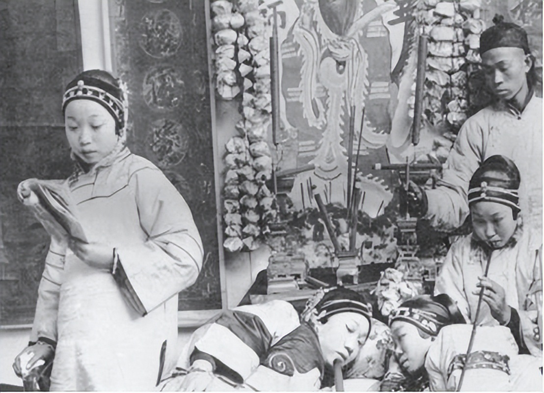 清朝皇后抽大烟,清朝皇后抽烟