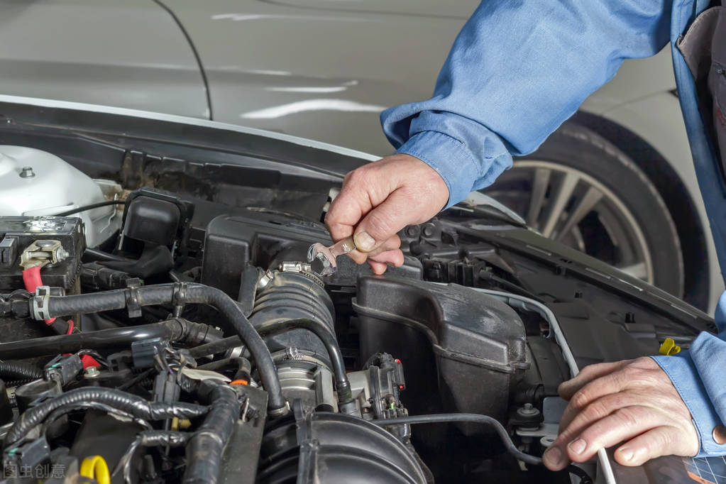 网约车快车赚的多还是专车赚的多,网约车哪个行业最有前景