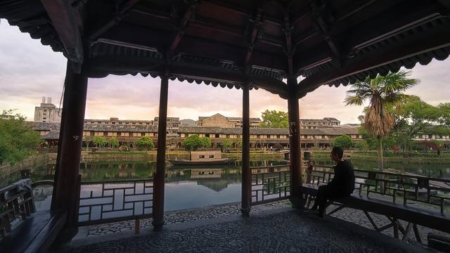 万里船开垂柳岸，一声龙笛落梅花｜学唐人写七律5首，有无韵味？