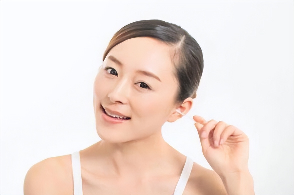 耳朵频频发痒却啥也掏不出来,耳朵里面发痒一掏就出水怎么治疗