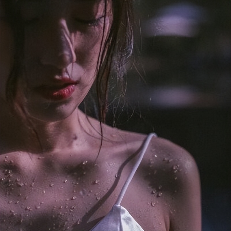 丧黑色系禁欲系伤感女生头像,女生头像丧系伤感心碎