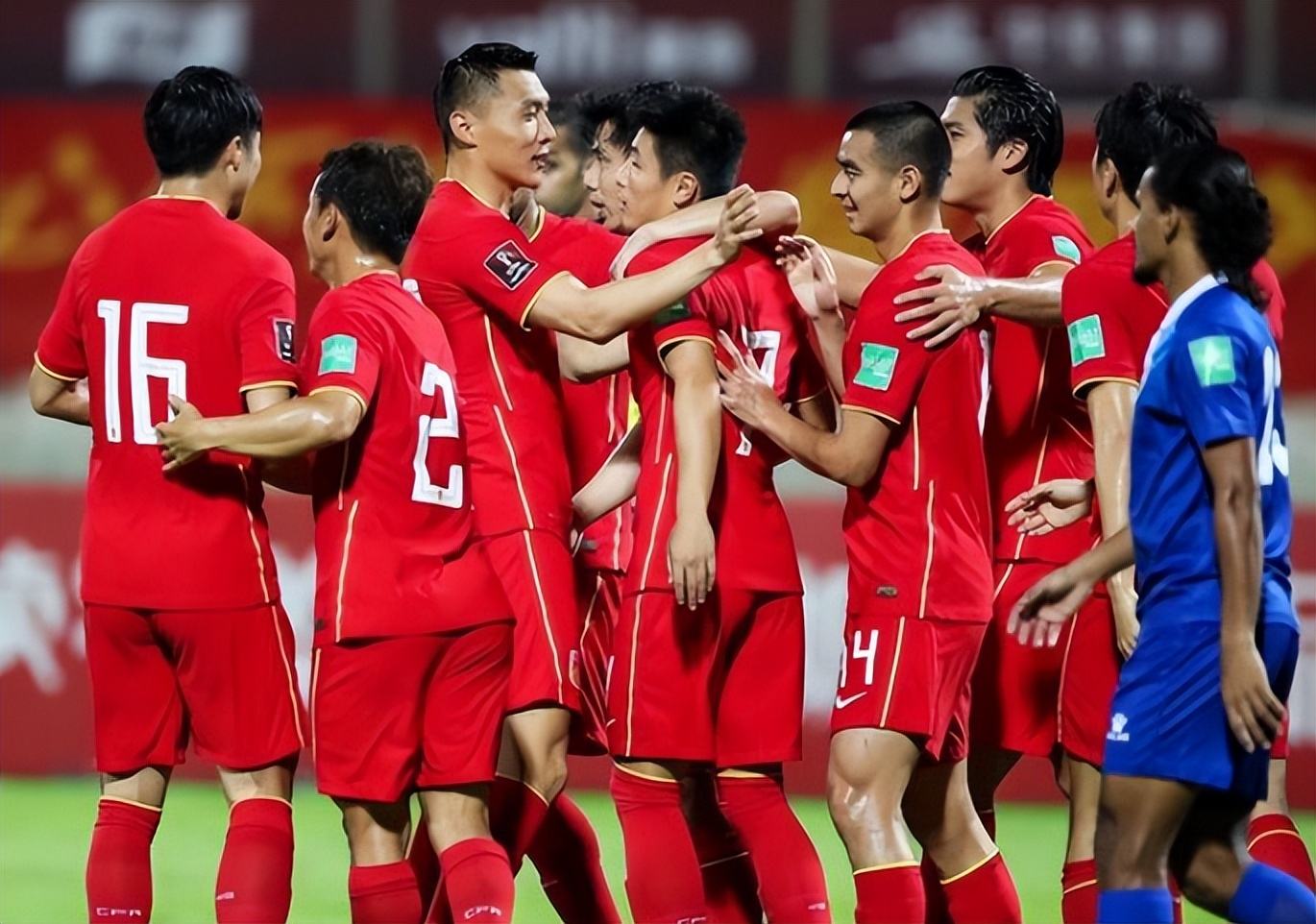 李铁拖累国足，日媒批中国队进世界杯拉低水平，足联主席仗义声援