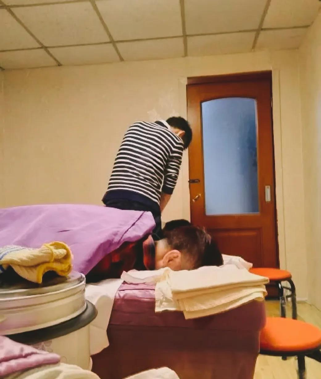 盲人阿详，在黑暗中的我，靠按摩赚了数千万家产