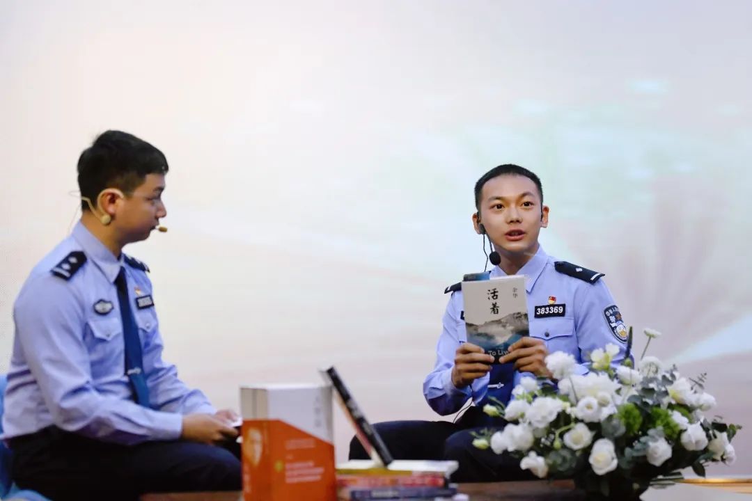 一路书香一生阳光朗诵节目串词,每周一次的读书分享会