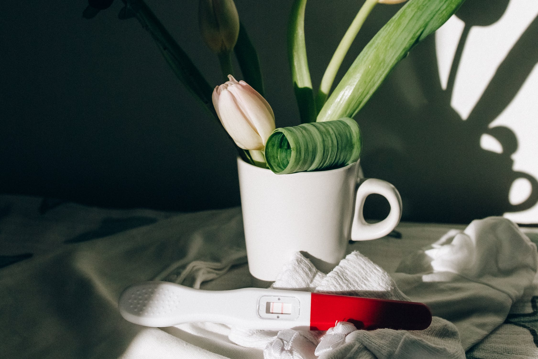 验孕试纸一深一浅图对应怀孕天数,怎么可以准确验孕