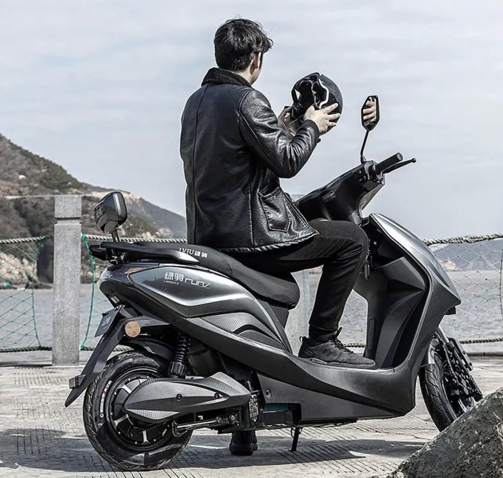 哪款电摩又帅爬坡又强续航又长,续航和速度都很好的电摩推荐