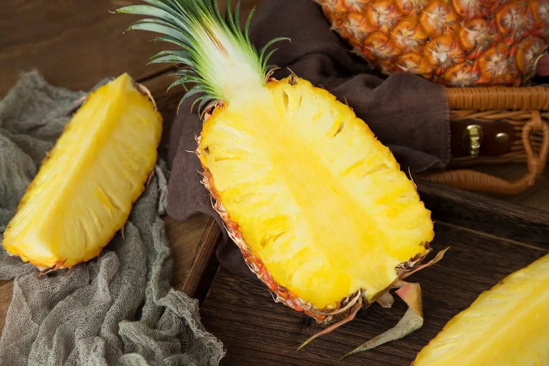 现在为什么菠萝很少凤梨很多,市场上的菠萝和凤梨怎么区分