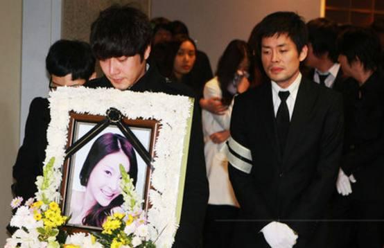 韩国色情行业发展史,多年扫黄却越扫越黄,女星成为财阀手中玩物