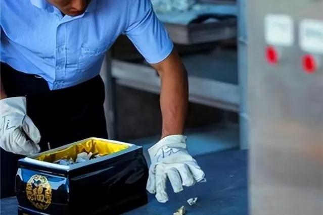 人火化后骨灰为什么那么少,火化后的骨灰真的是骨灰吗