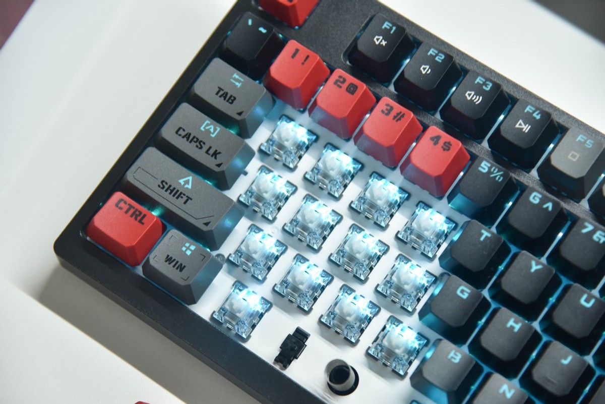 t87键盘血手幽灵评测,双飞燕血手幽灵机械键盘