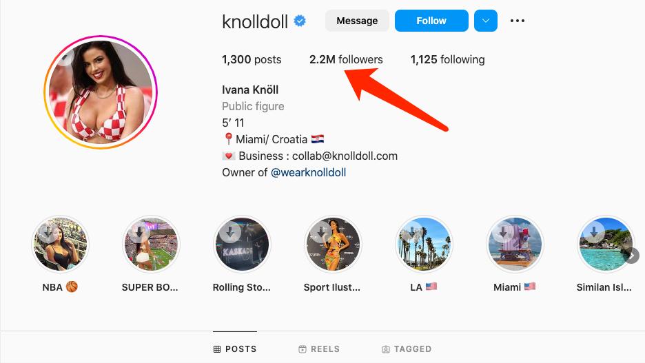 有伤风化？世界杯性感球迷身着乳胶紧身衣安保人员出面交涉